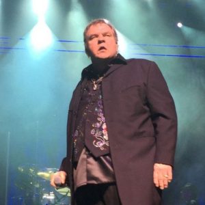 _90007115_meatloafonstage